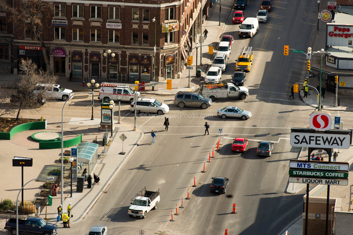 D80_5765_winnipeg_traffic