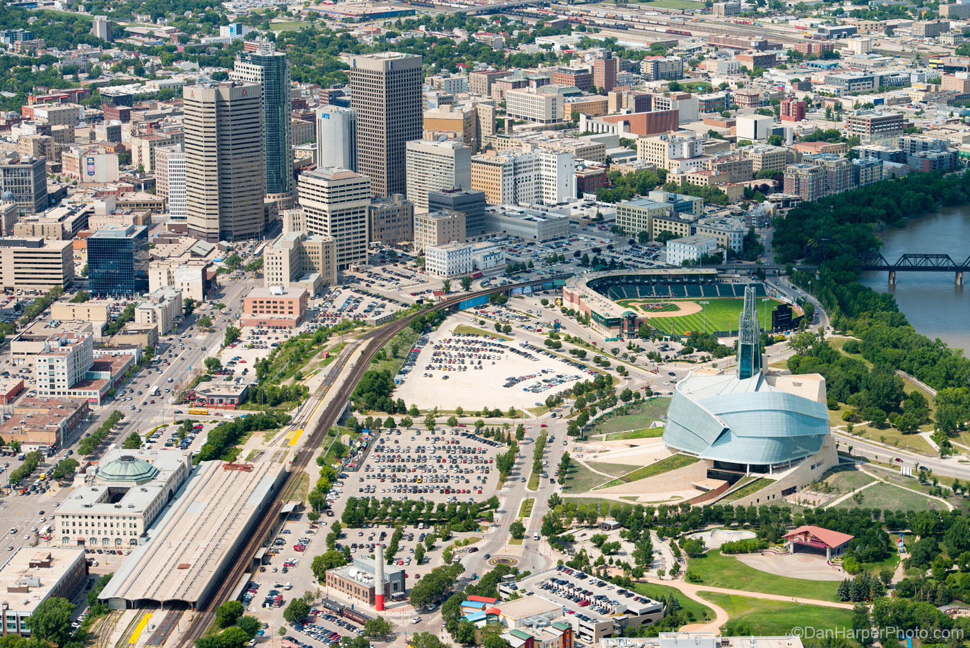 D80_2088downtown_CMHR