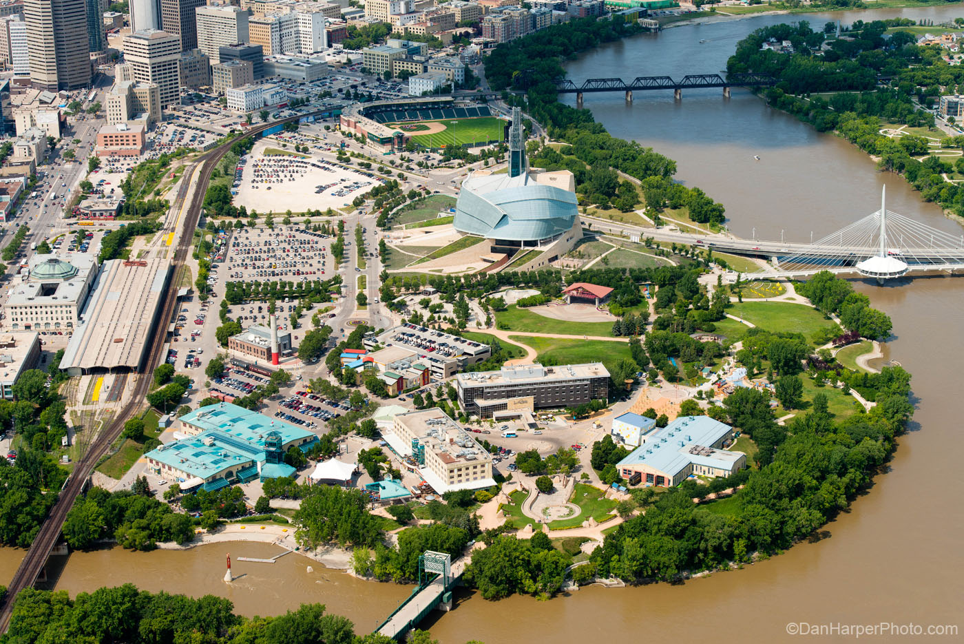 D80_2091_forks_cmhr