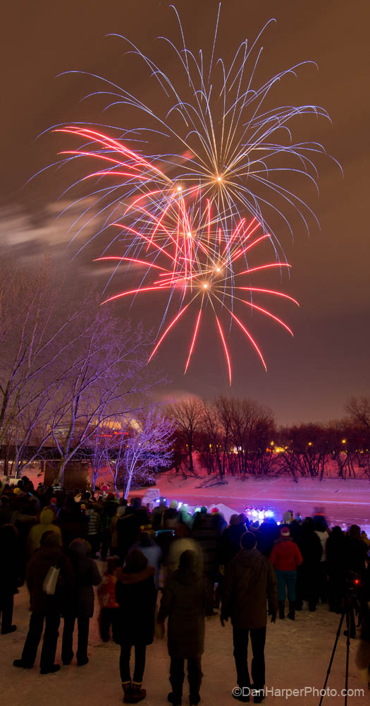 D80_6440-winnipeg_fireworks